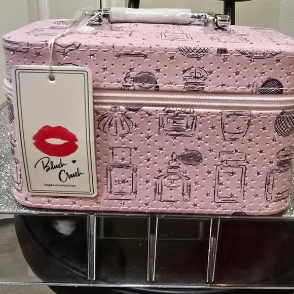 Blush Crush Rhinestone Star Fragrance Embossed Cosmetic Case - Picture 2 of 7